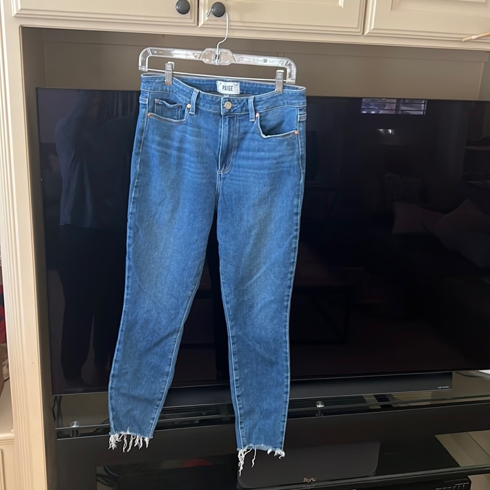 Paige medium wash hoxton ankle jeans, frayed edge, very good condition